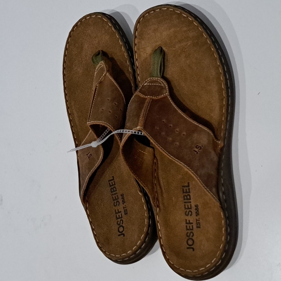 Josef Seibel® Maverick 05 Leather Slip-on Sandals. - Picture 6 of 10
